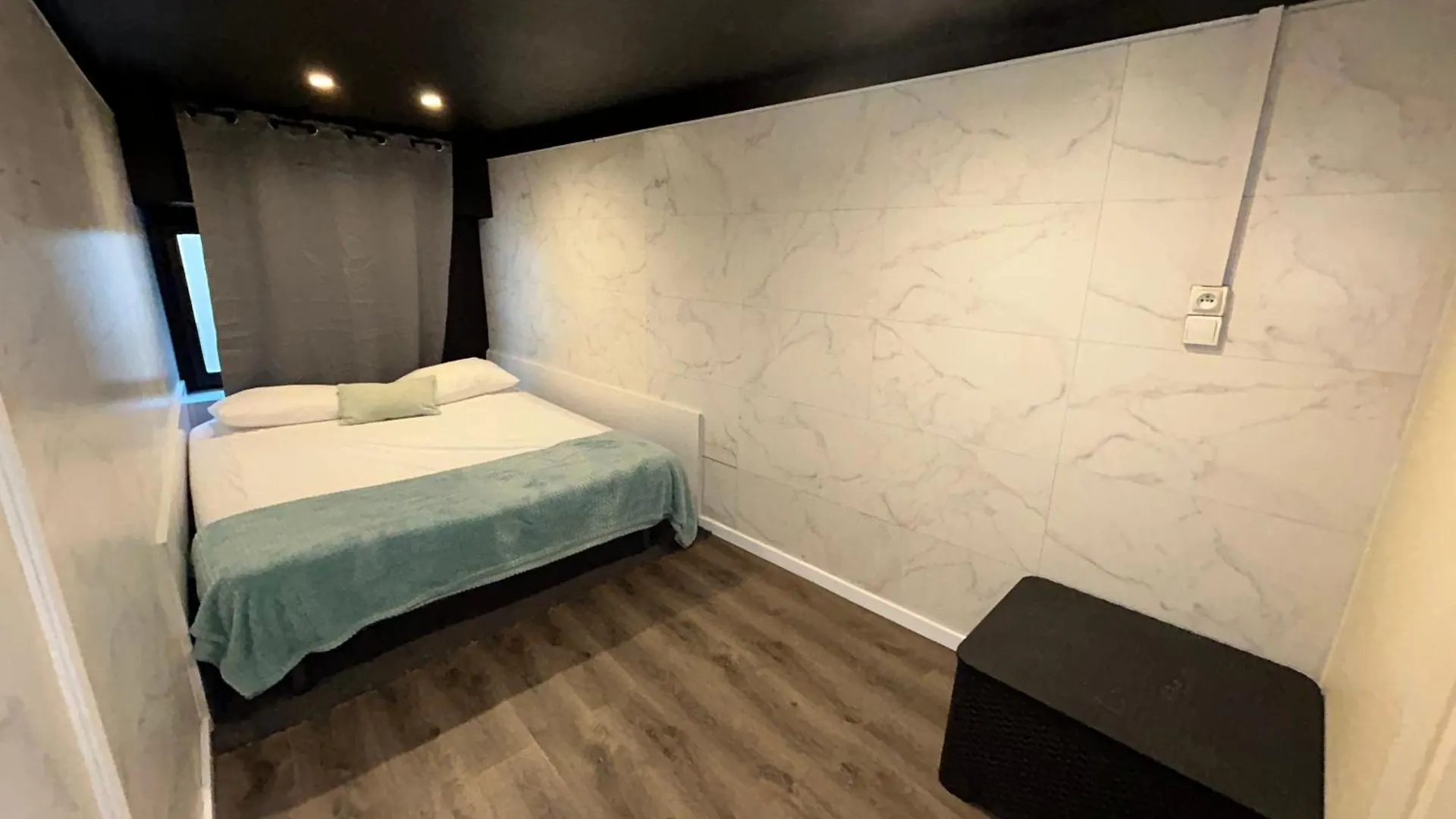 Appartement 2 Chambres - Central Lyon 0*,